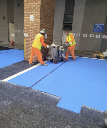 주차장 노면표시 시공 완료